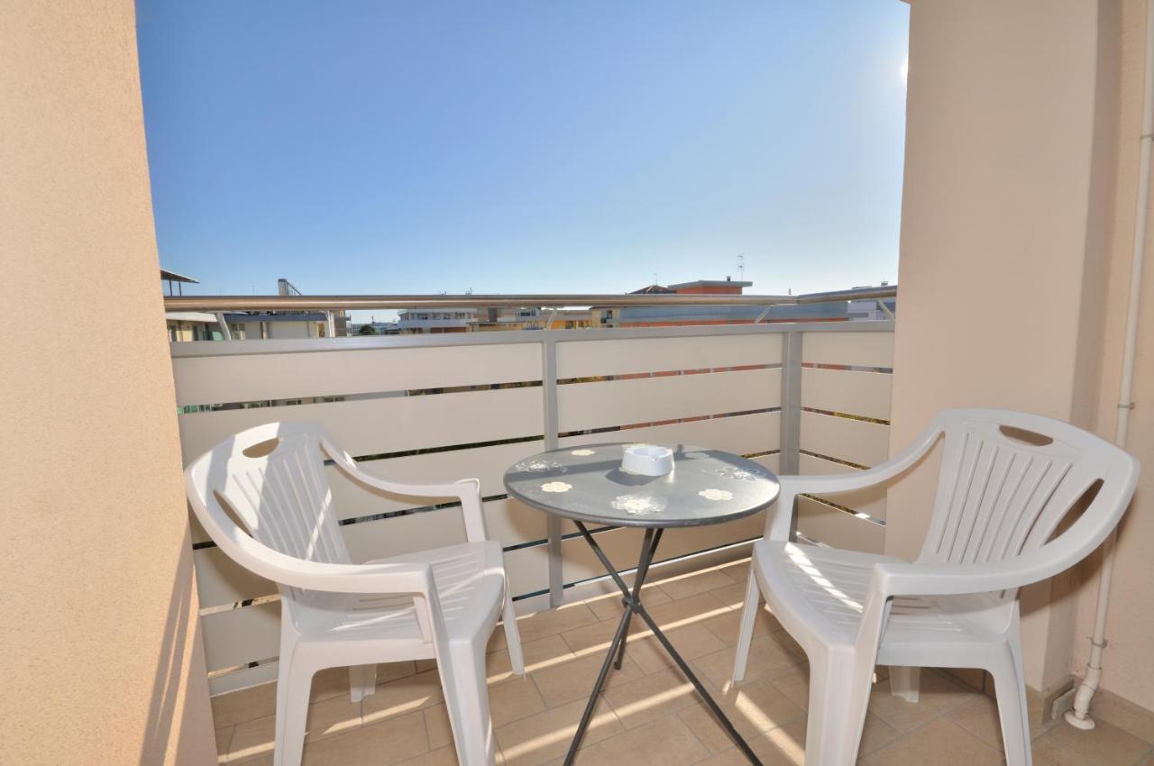 Condominio Bristol Bibione Exterior photo